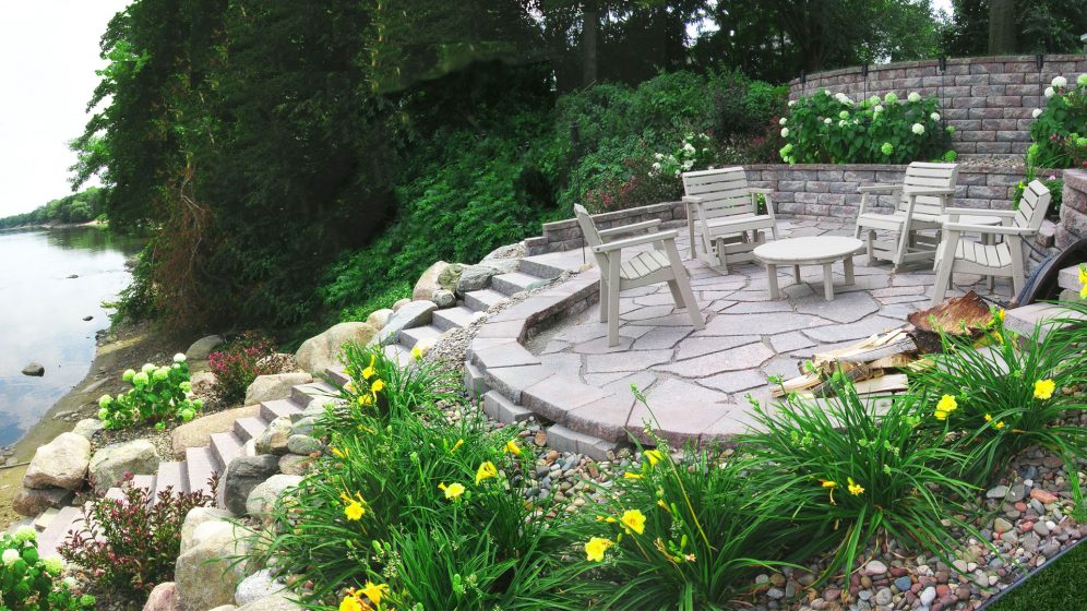 Patio Retaining Wall Landscape Design in Minneapolis